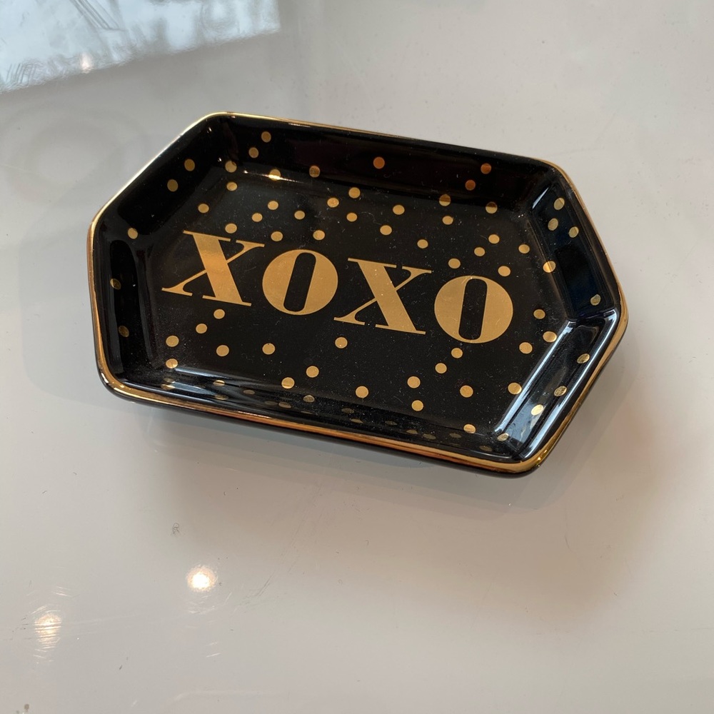 XOXO porcelain jewelry dish. Makes a statement.